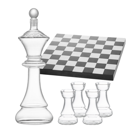 Луксозен комплект за уиски, аранжиран като елегантен шахматен сет