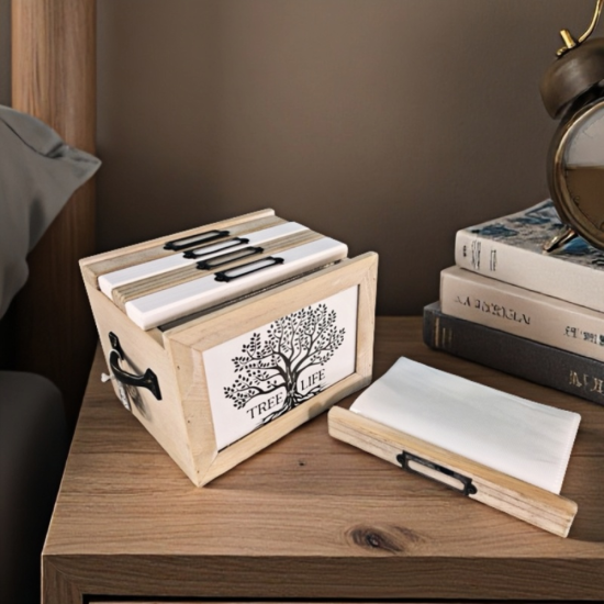 Дървена кутия за снимки в ретро стил с принт Дървото на живота отпред и четири изваждащи се албума с метални дръжки отгоре