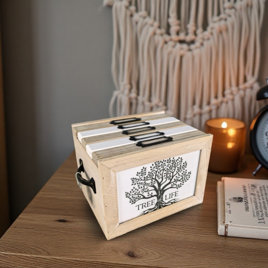 Дървена кутия за снимки в ретро стил с принт Дървото на живота отпред и четири изваждащи се албума с метални дръжки отгоре