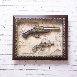 Картина за стена с два пистолета