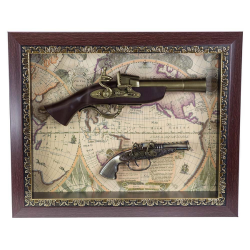 Картина за стена с антични пистолети