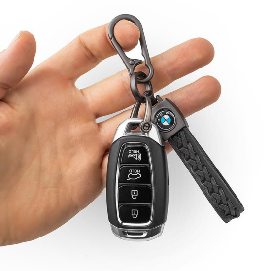 Луксозен ключодържател BMW от плетена еко кожа и полиран метал, подарък за нова кола