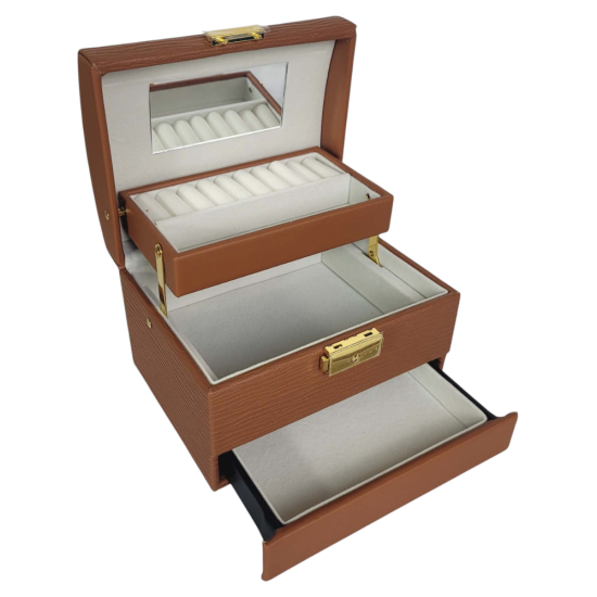 Отворена кафява кутия за бижута от еко кожа с три нива, огледало и златиста закопчалка