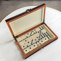 Комплект за Игра на Домино с Дървена Кутия