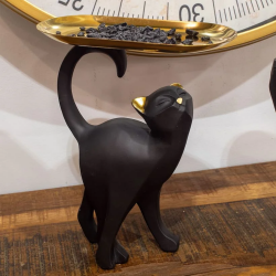 Статуетка "черна котка със златен поднос"