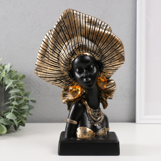 Детайлен бюст на африканка 26 см с кехлибарени сърцевидни обеци