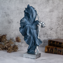 Статуетка грациозна танцьорка синьо и сребро