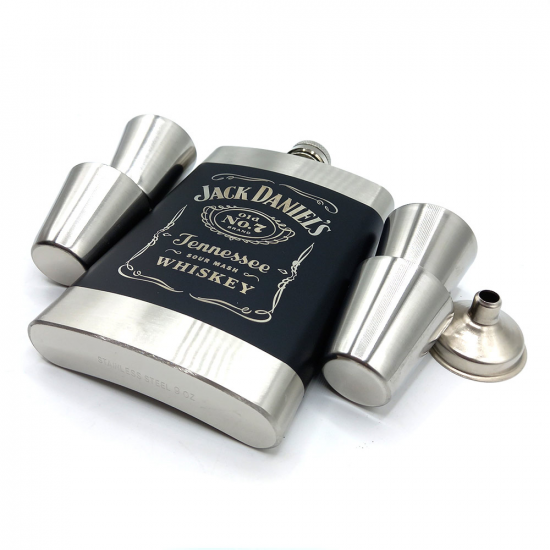 Комплект манерка "Jack Daniels" с аксесоарина най-ниска цена - podaratsi.bg